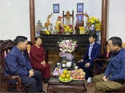 Ban giám hiệu trường Tiểu học Hoàng Đan tổ chức thăm và tặng...